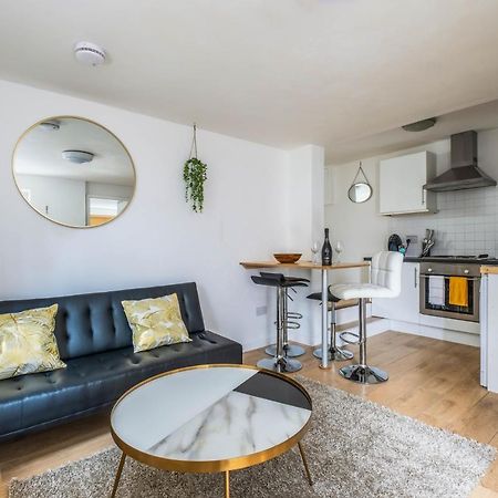 Cosy Flat In Free Parking Area, Next To Bus Stop Brighton Екстериор снимка