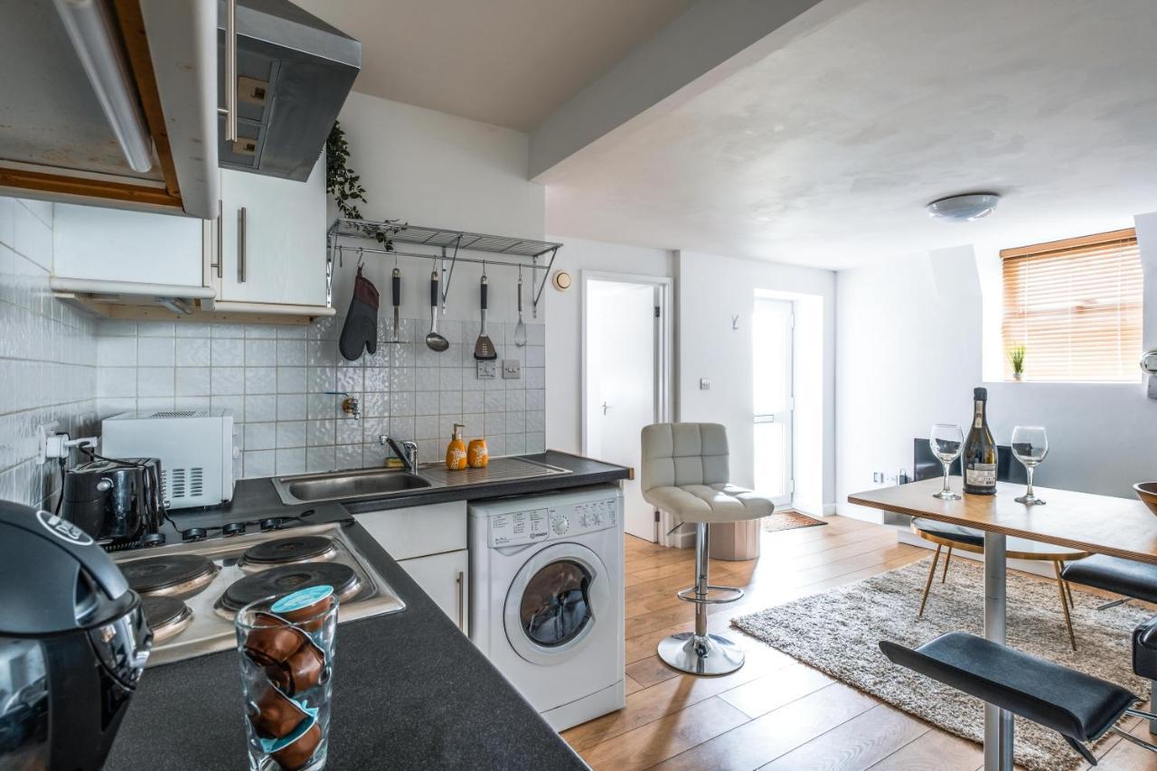 Cosy Flat In Free Parking Area, Next To Bus Stop Brighton Екстериор снимка